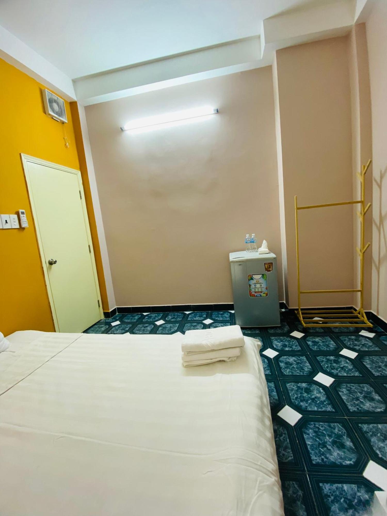 Khách sạn hẻo lánh Tokyo *